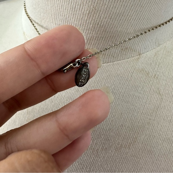 Express | cross necklace - Picture 4 of 4